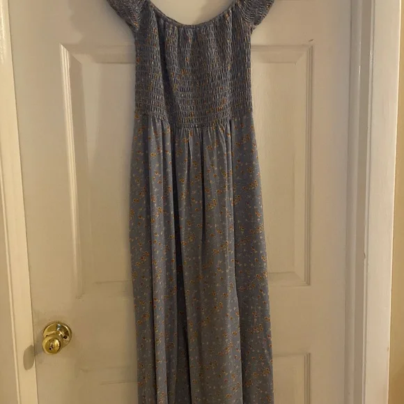 Dress - Picture 1 of 2